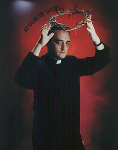 RAFAEL AGREDANO. Ad Deum per superbiam, 1992. Serie Retratos del artista como un poquito jesuita. N Edicin 2/2. 80 x 61 cm. (sin marco), 103,5 x 83,8 x 2 cm (con marco). Fotografa en color. Cibachrome