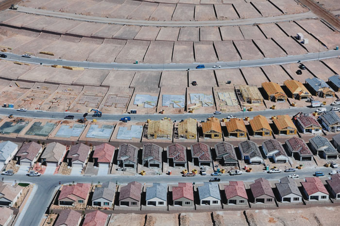 ALEX MACLEAN. Housing Development in Different Steps, 2005. N Edicin 4/15. 75,7 x 101,5 cm. Fotografa en color